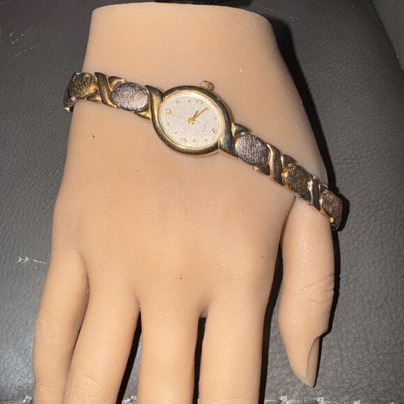 -WATCH WOMEN Avon VTG 19mm Tri Color Gold Tone Oval Dial 7" - Picture 16 of 16